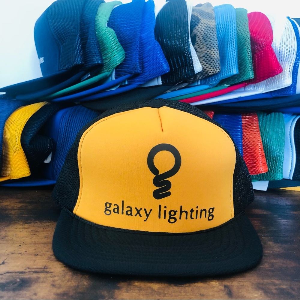 Vintage 80s Streetwear Galaxy lighting Trucker Hat